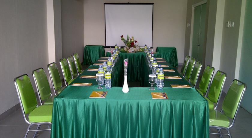 MaxOneHotels.com at Vivo Palembang