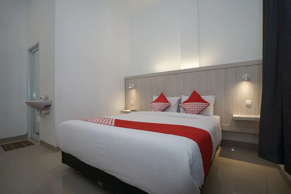 Sans Hotel Max To U Palembang