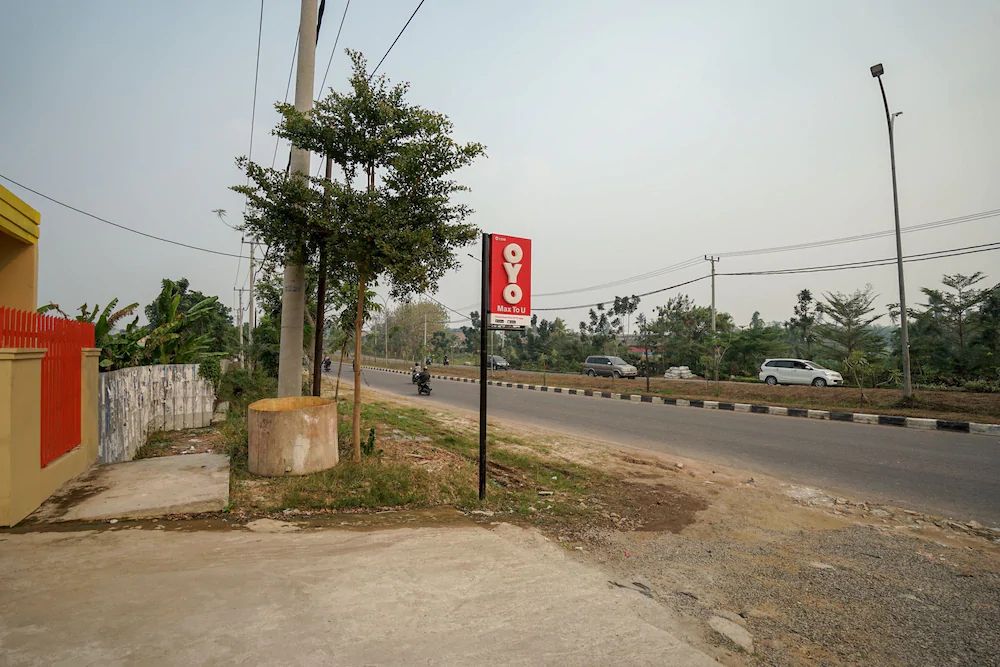 Sans Hotel Max To U Palembang