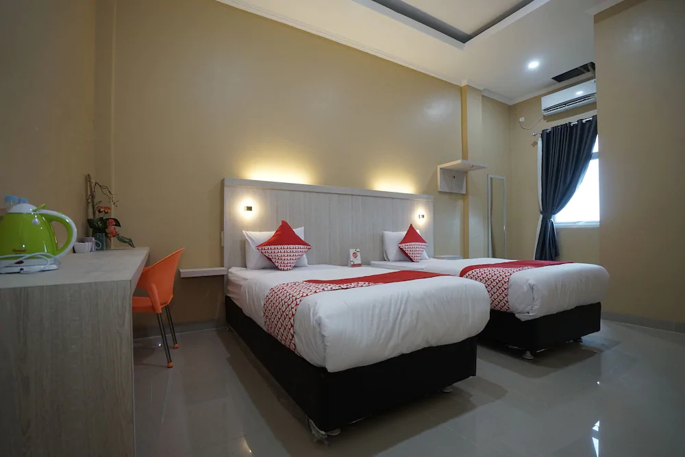 Sans Hotel Max To U Palembang