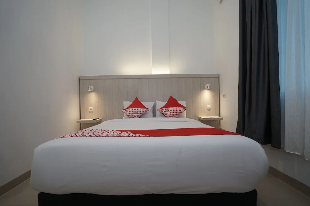 Sans Hotel Max To U Palembang