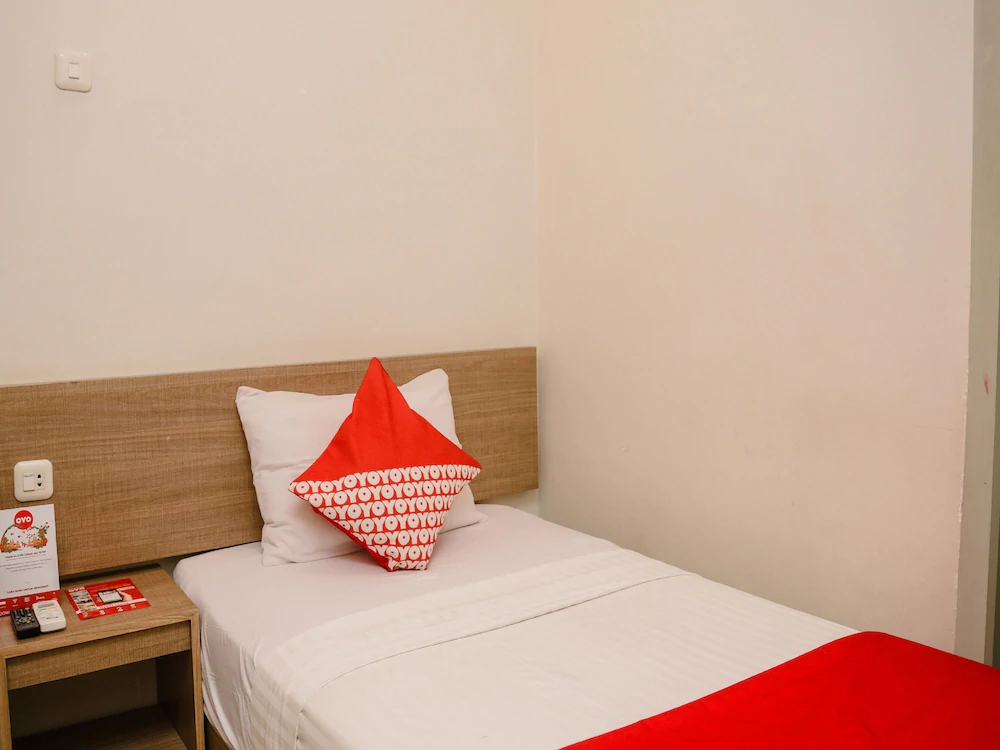 Sans Hotel Max To U Palembang