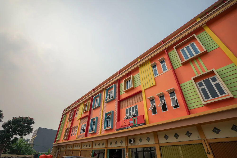 Sans Hotel Max To U Palembang