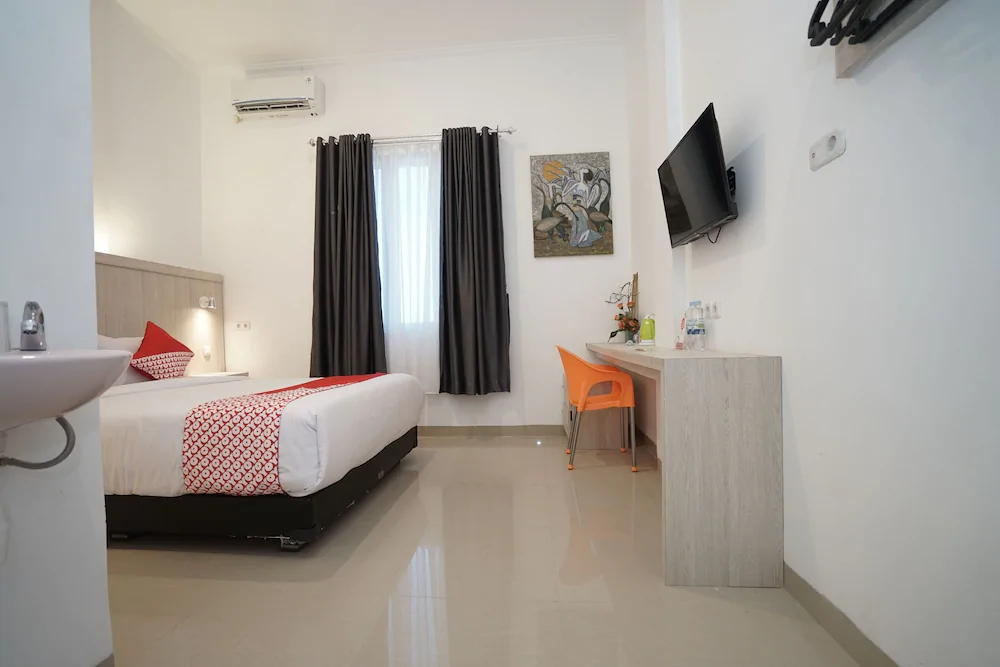 Sans Hotel Max To U Palembang