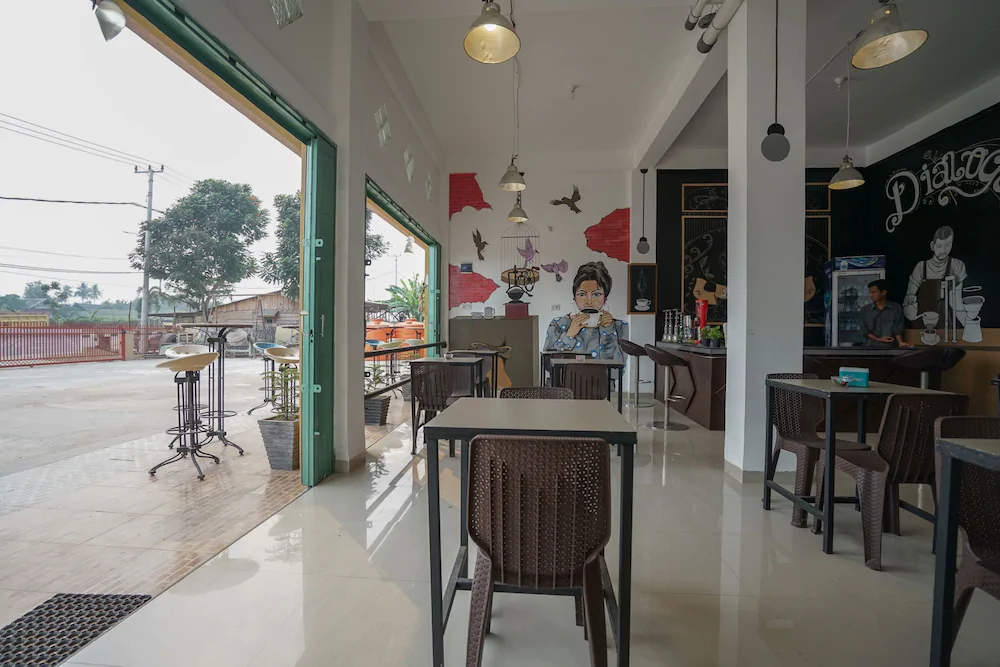 Sans Hotel Max To U Palembang