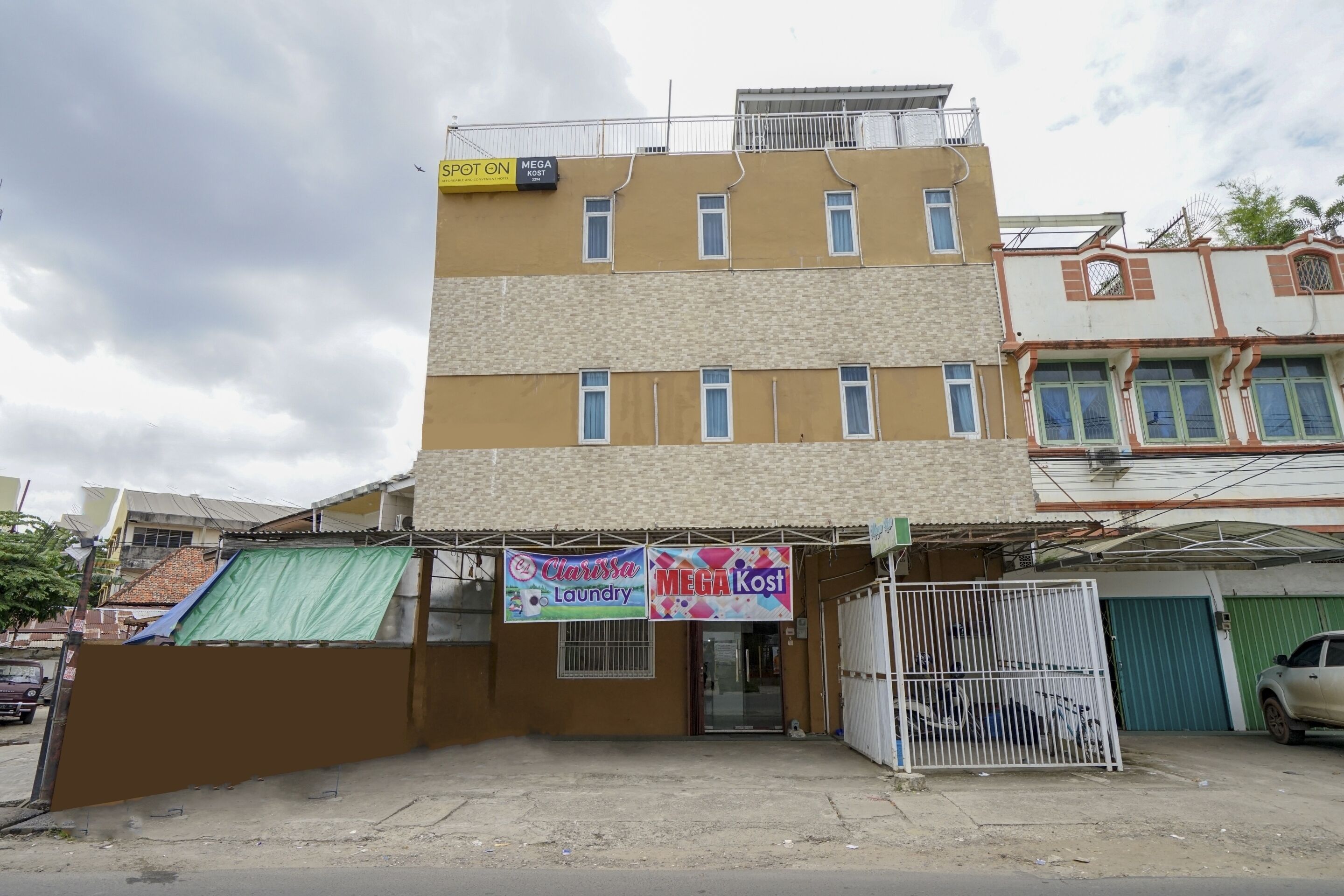 Mega Kost by OYO Rooms