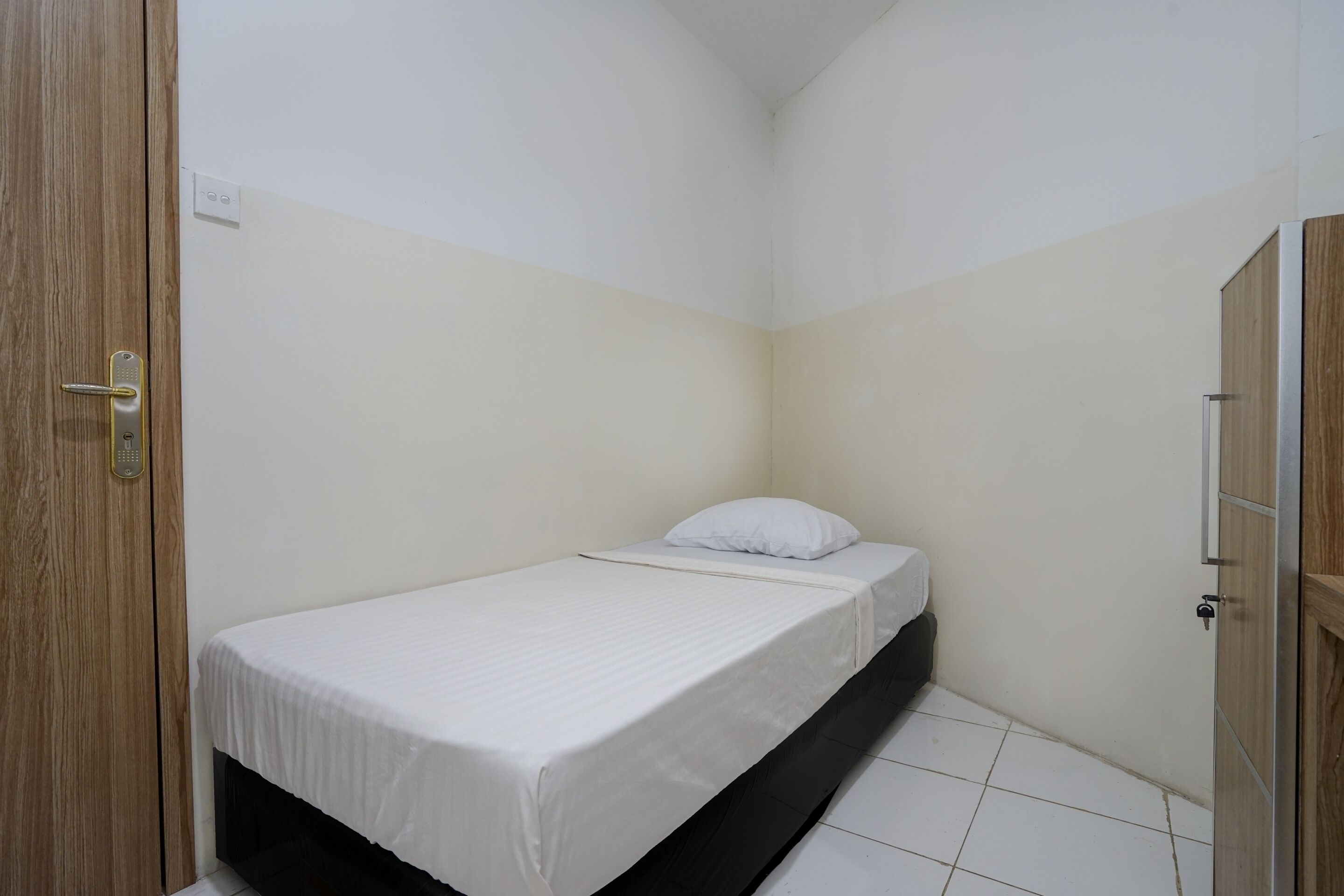 Mega Kost by OYO Rooms