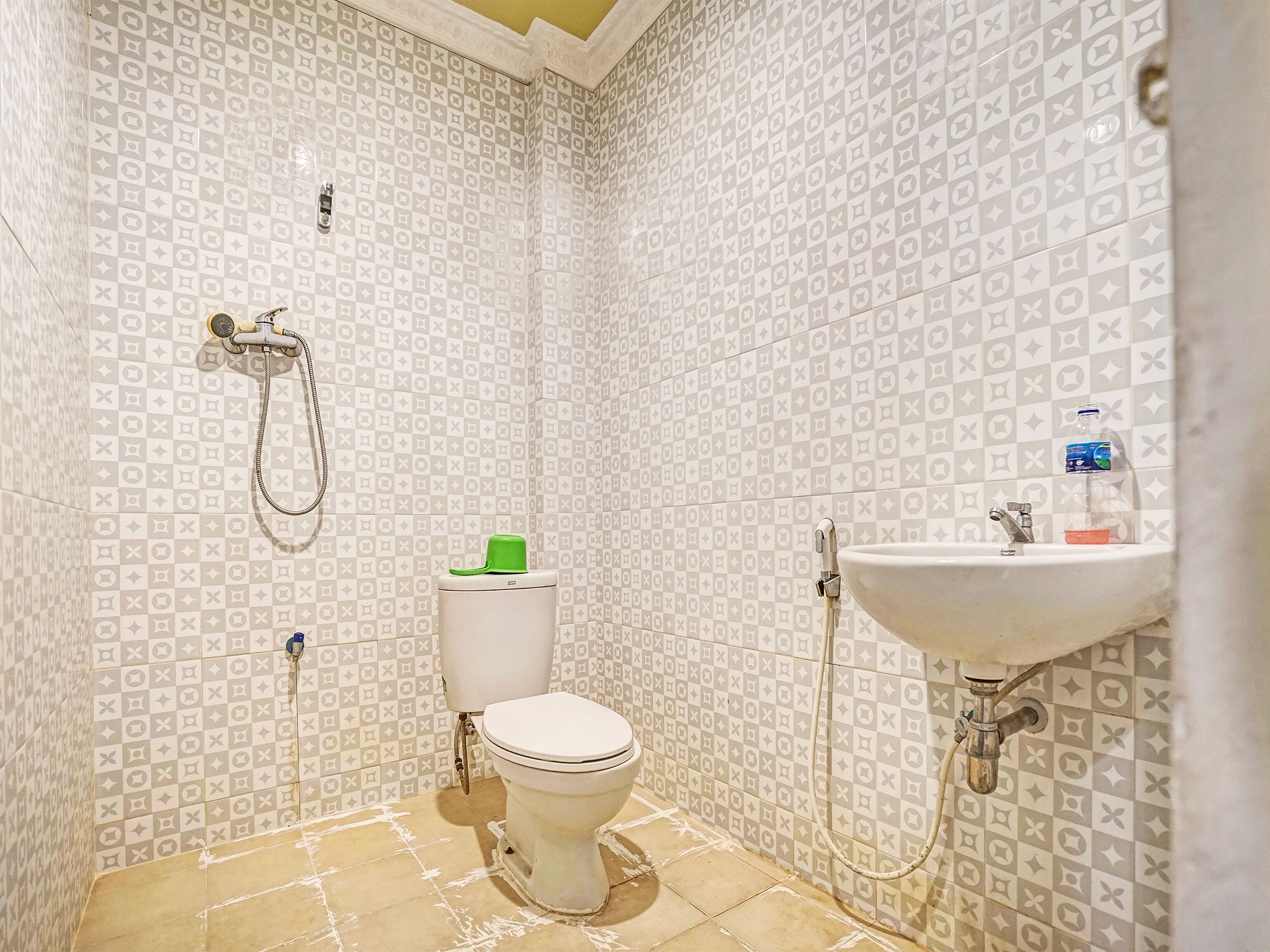 Nugraha Kost by Oyo