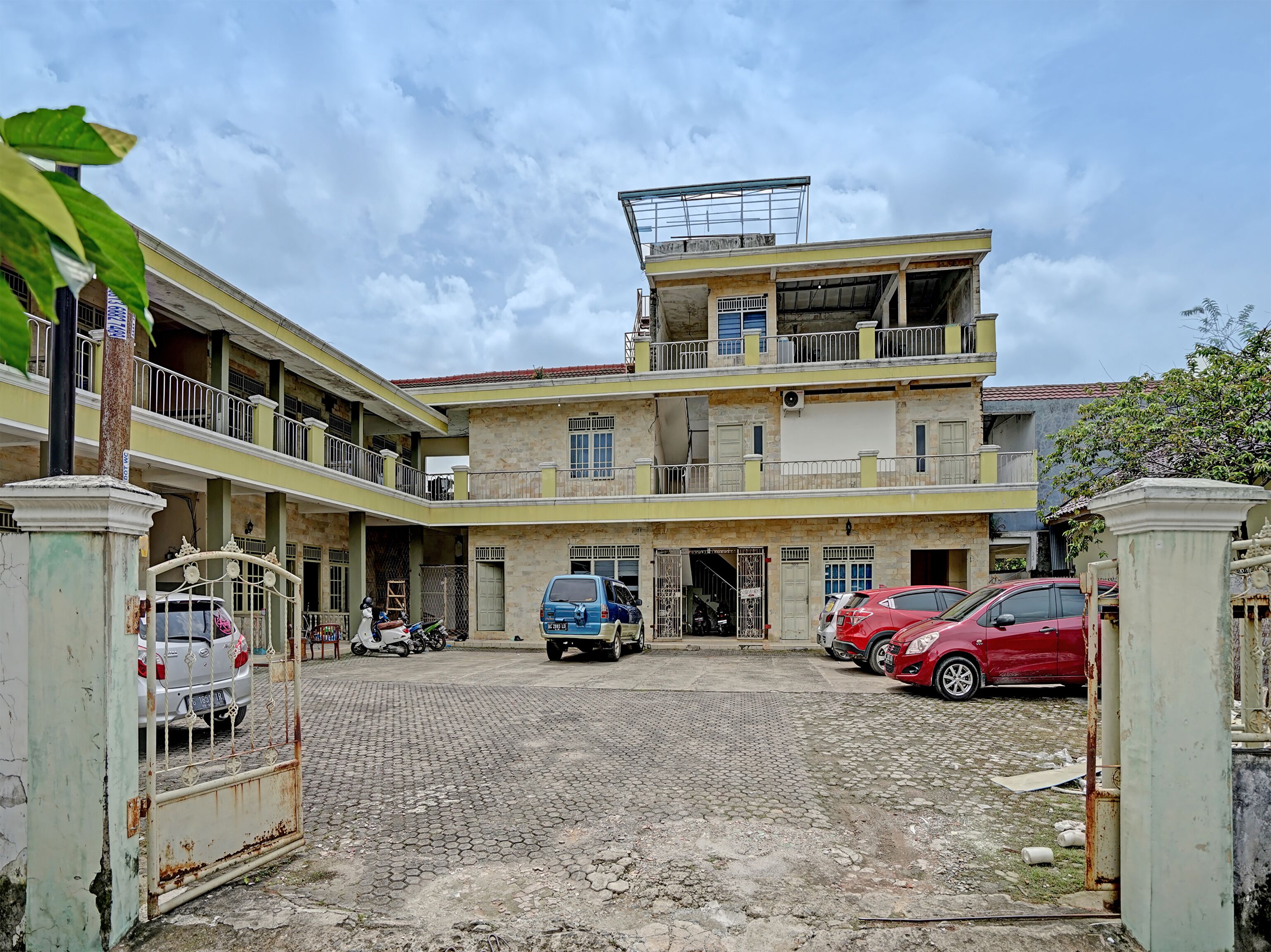 Nugraha Kost by Oyo