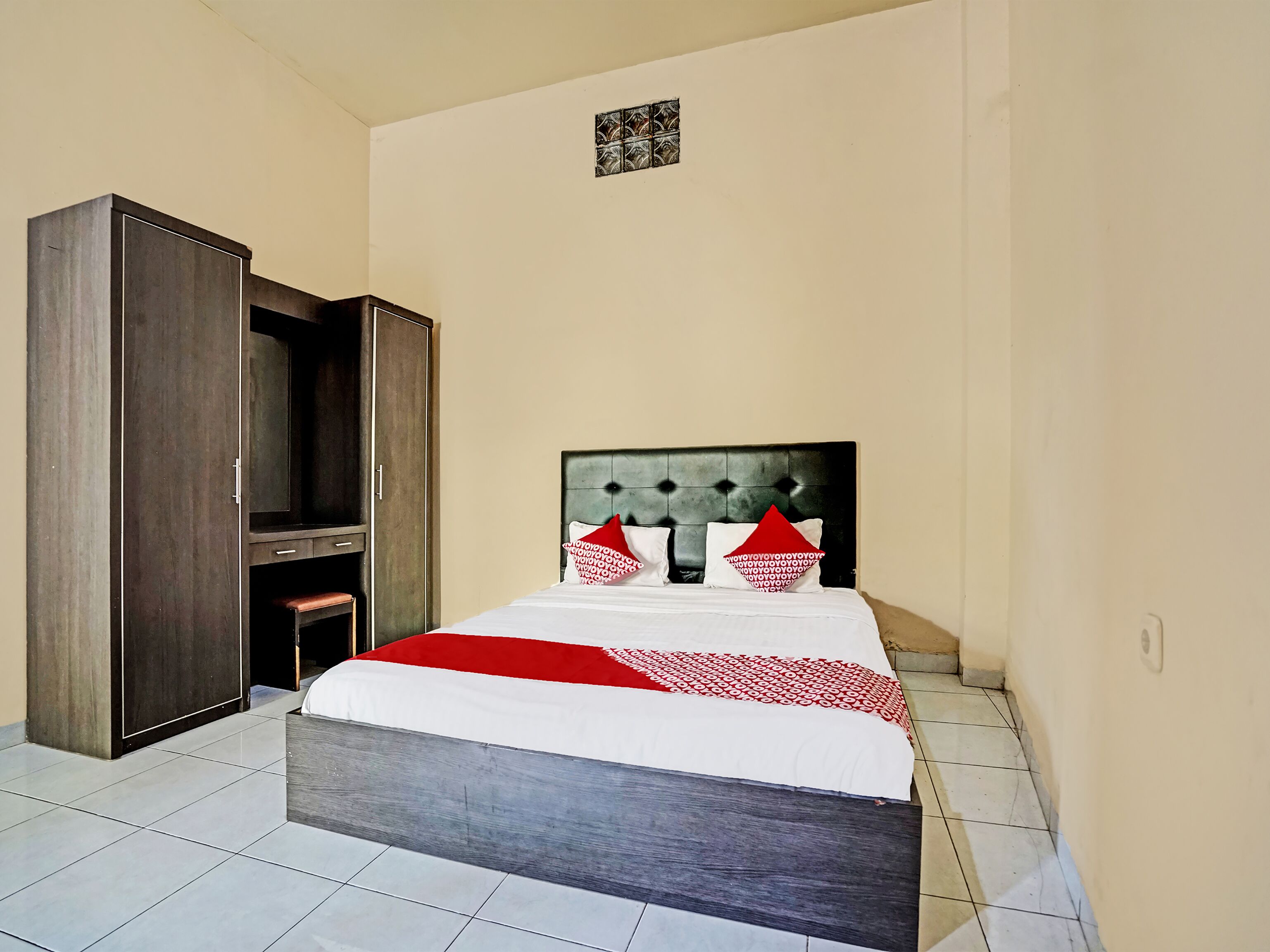 Nugraha Kost by Oyo
