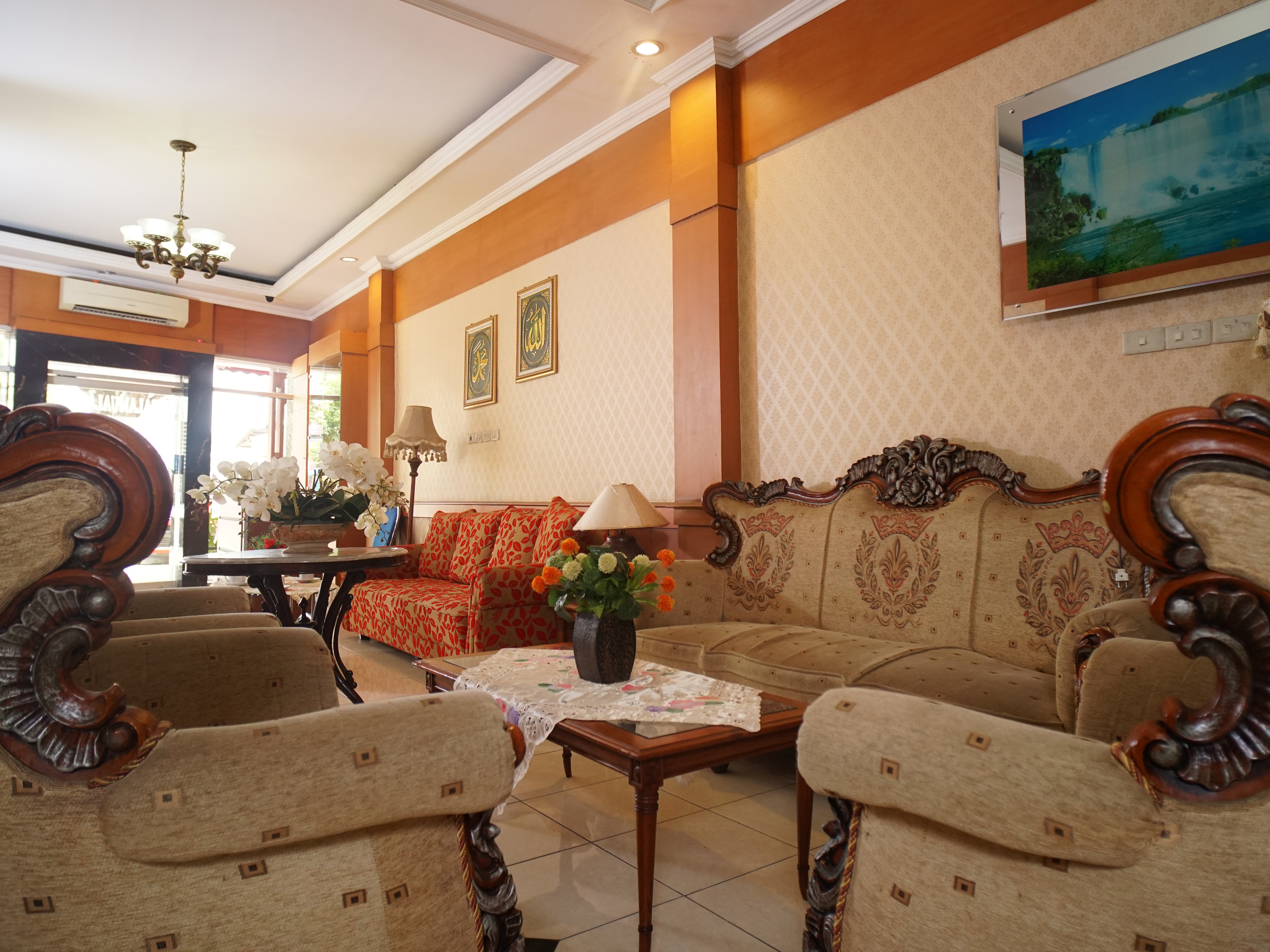Hotel Al Furqon Syariah by OYO Rooms