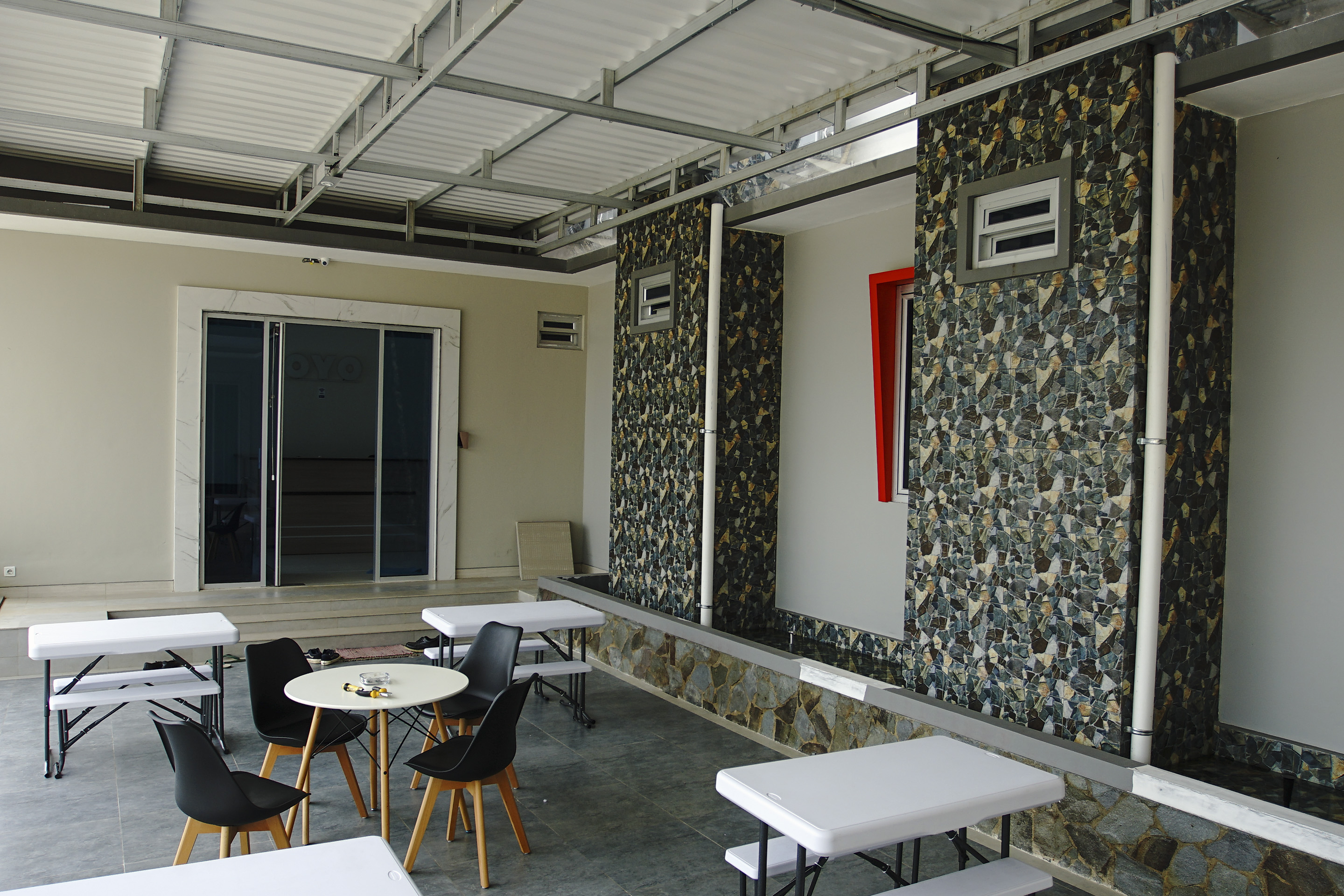 OYO 185 Roriz House