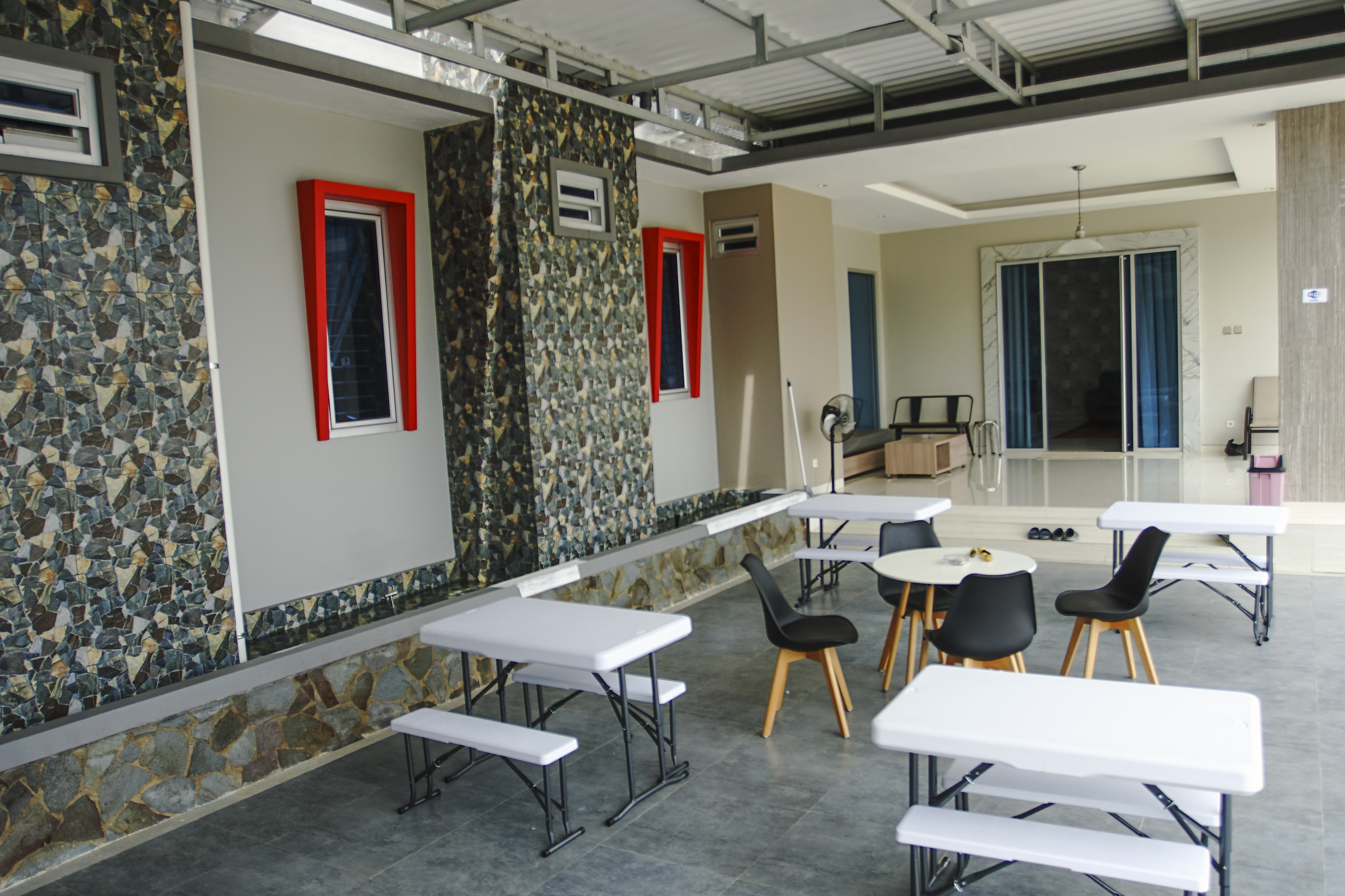 OYO 185 Roriz House