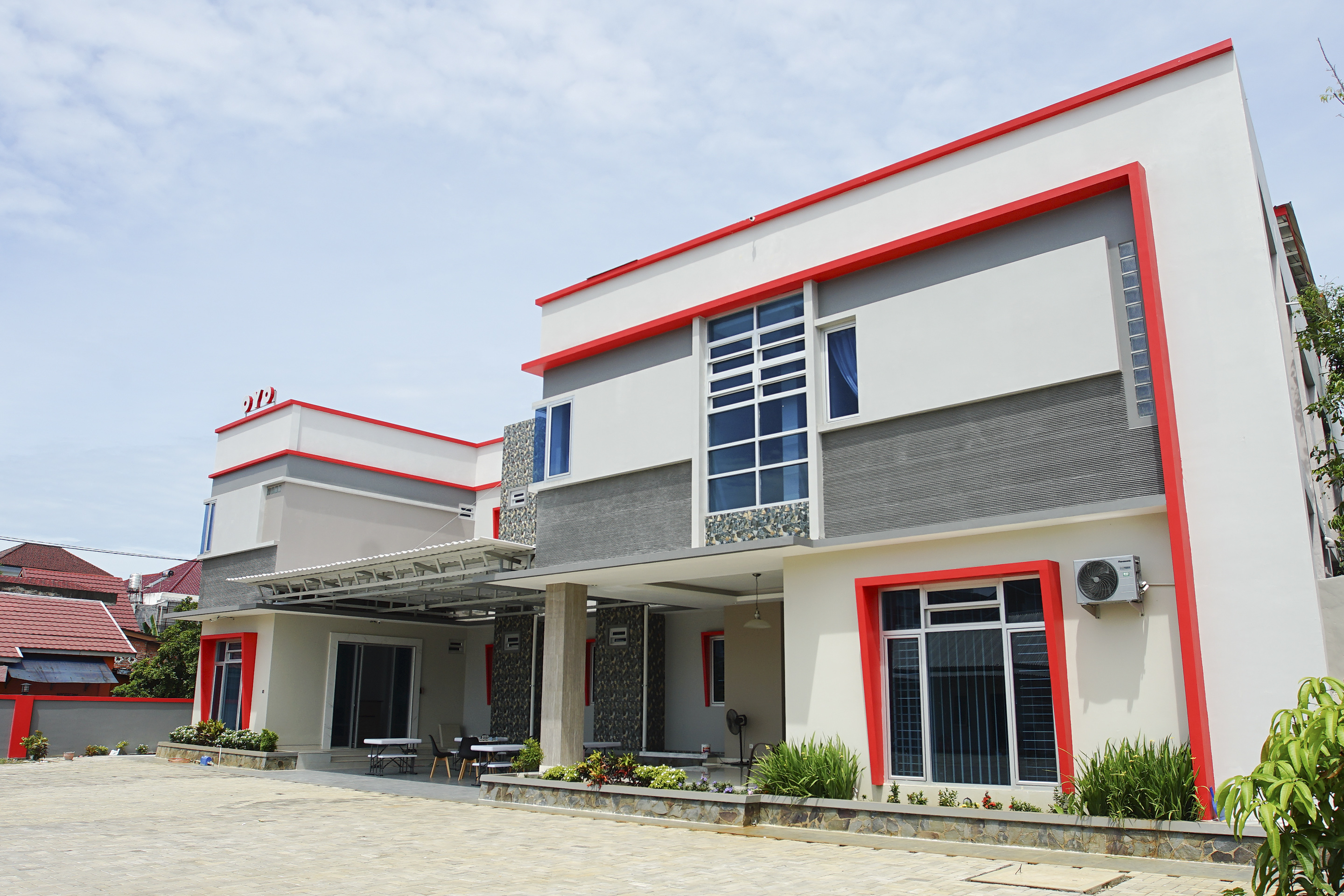 OYO 185 Roriz House