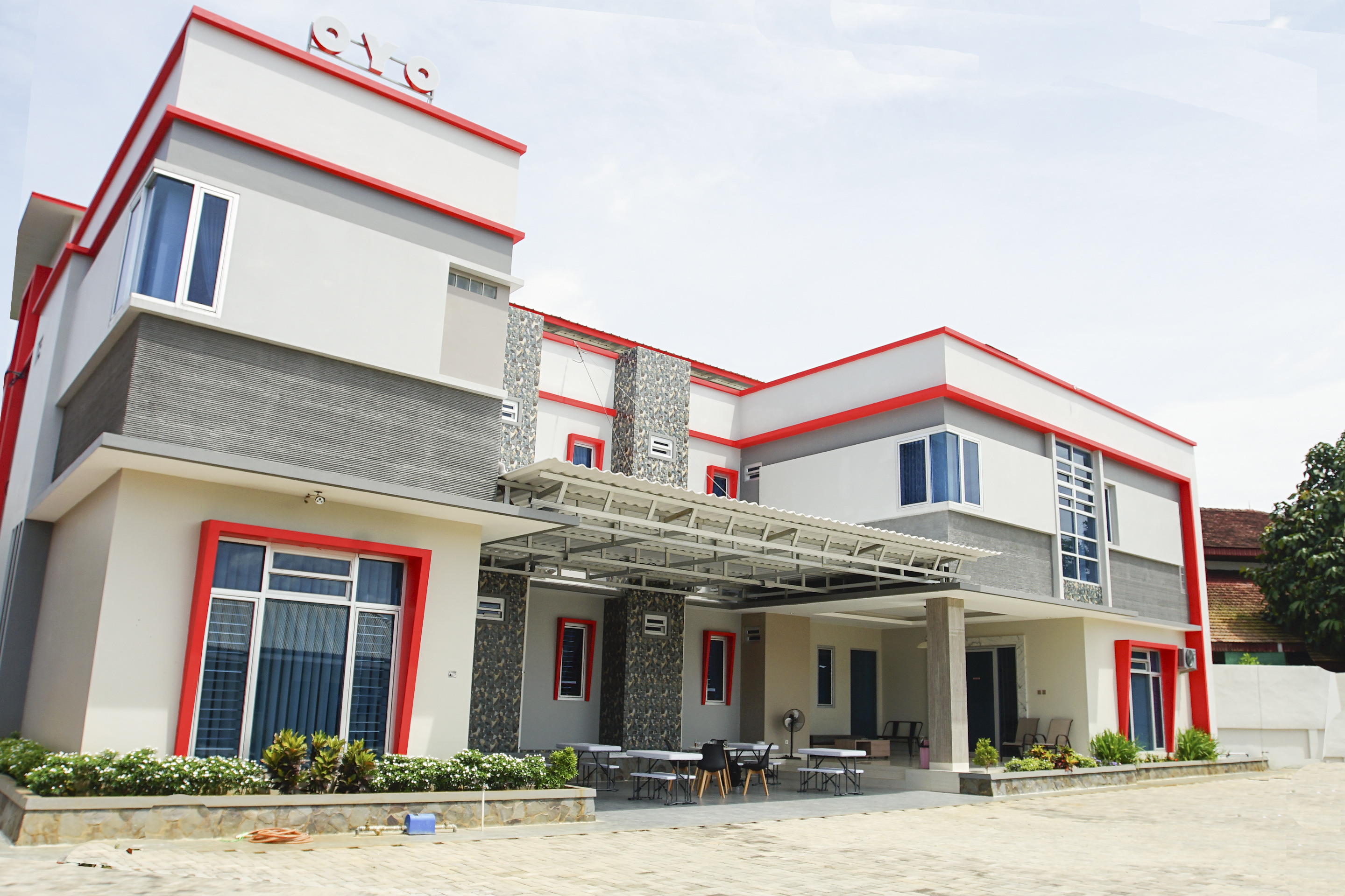 OYO 185 Roriz House