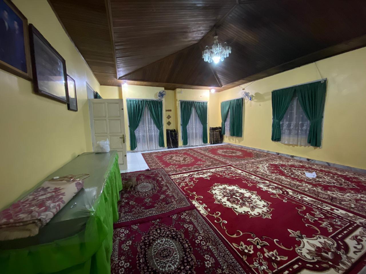 Oyo 3205 Penginapan Mikial Ismi Kayuagun