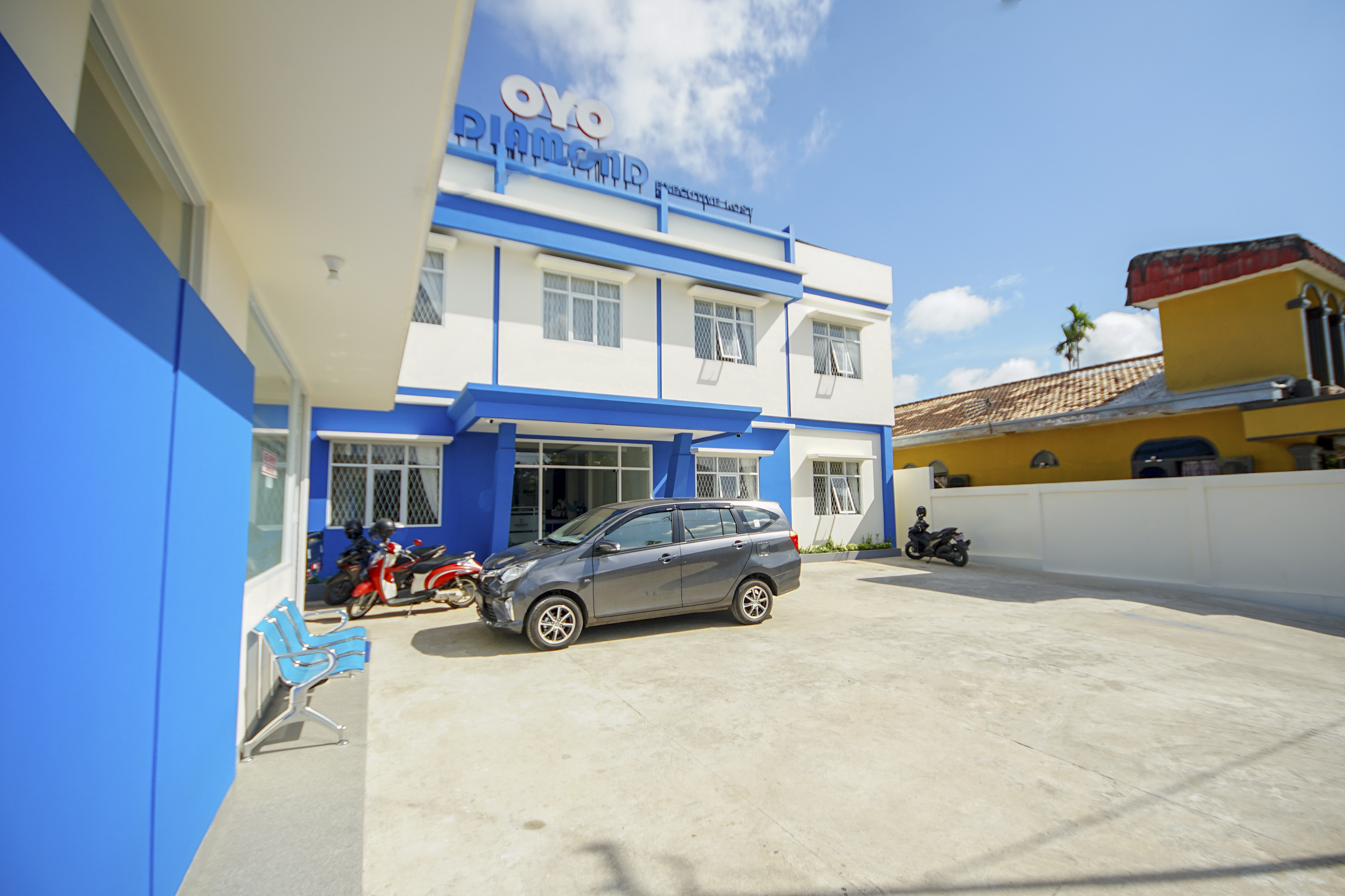 OYO 330 Diamond Executive Kost