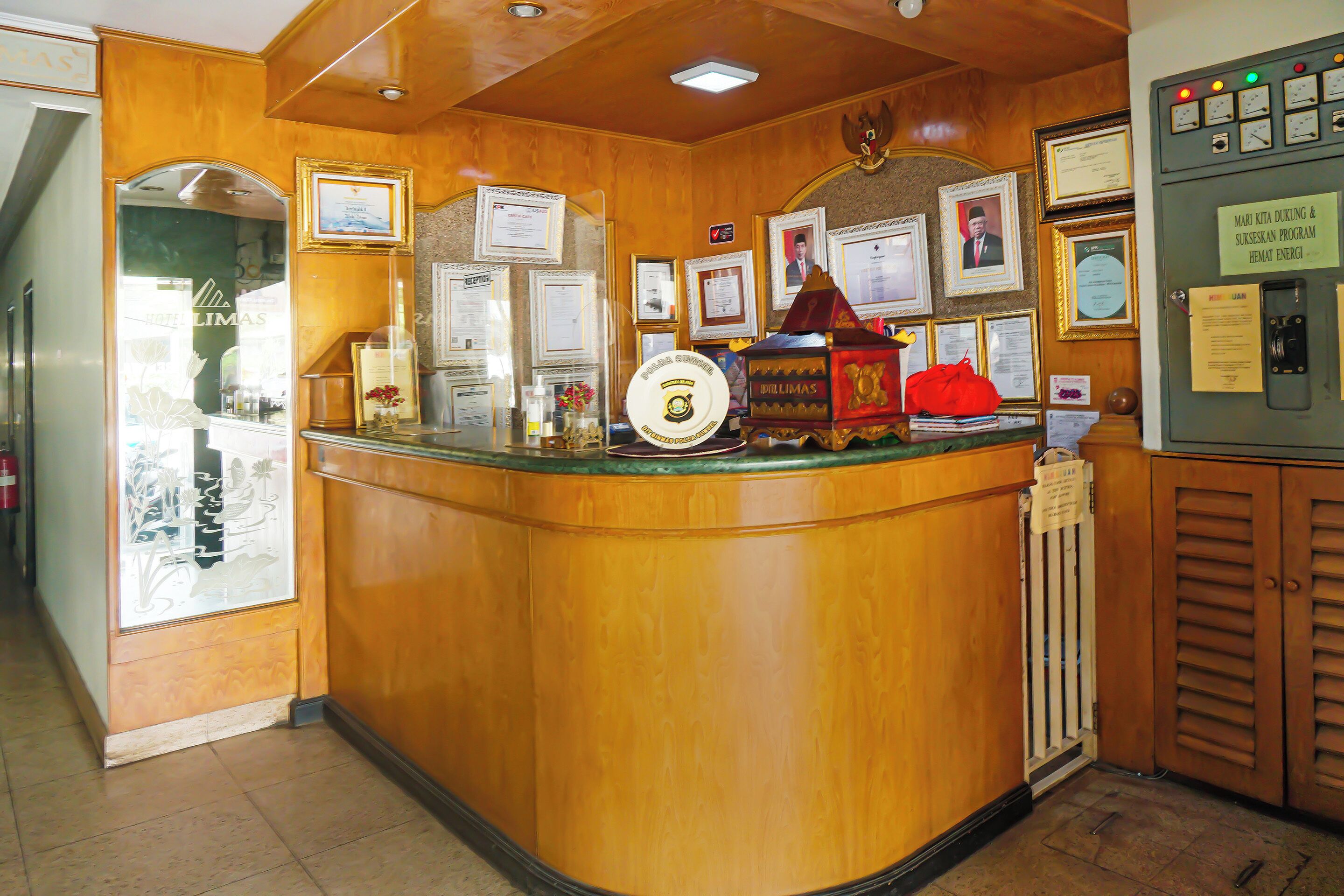 Super OYO Collection O 92690 Hotel Limas