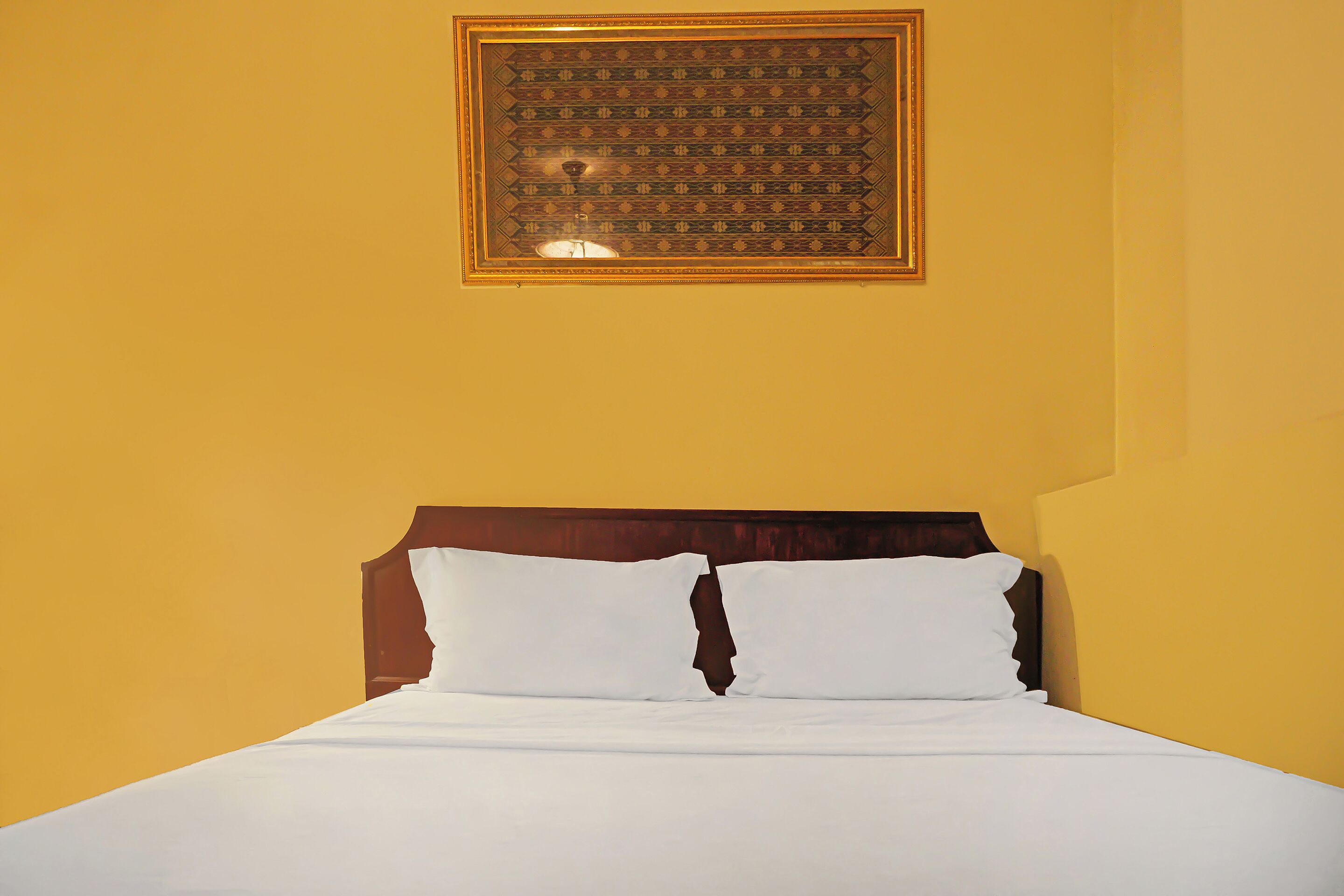 Super OYO Collection O 92690 Hotel Limas