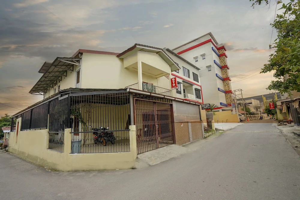 Triantama Kost Syariah by OYO Rooms