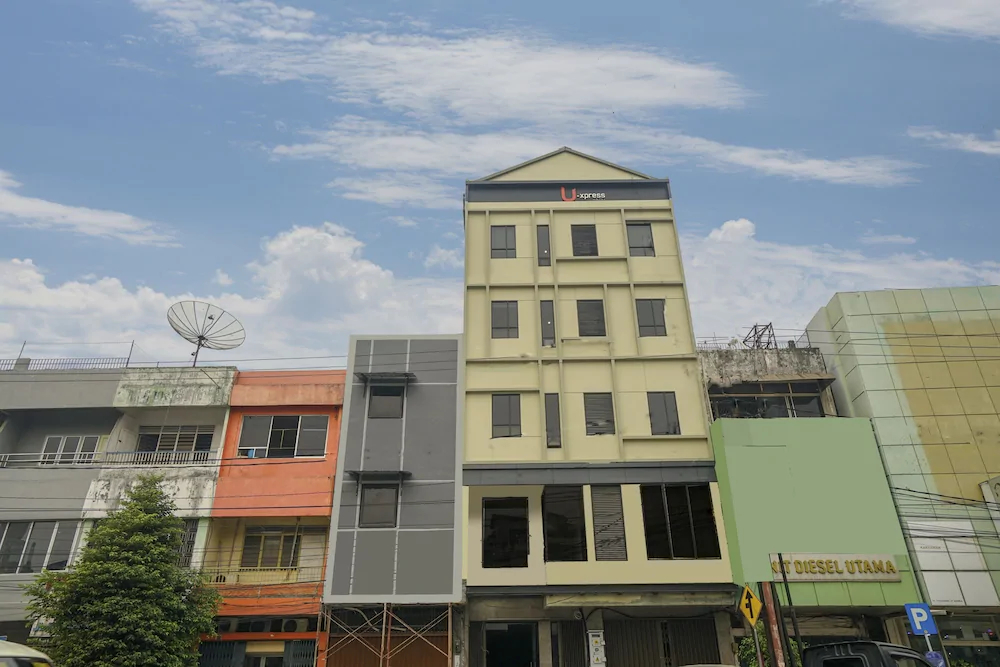 U Xpress Hotel by OYO Rooms