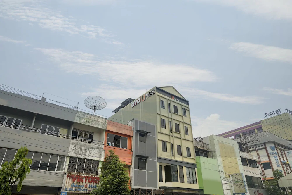 U Xpress Hotel by OYO Rooms