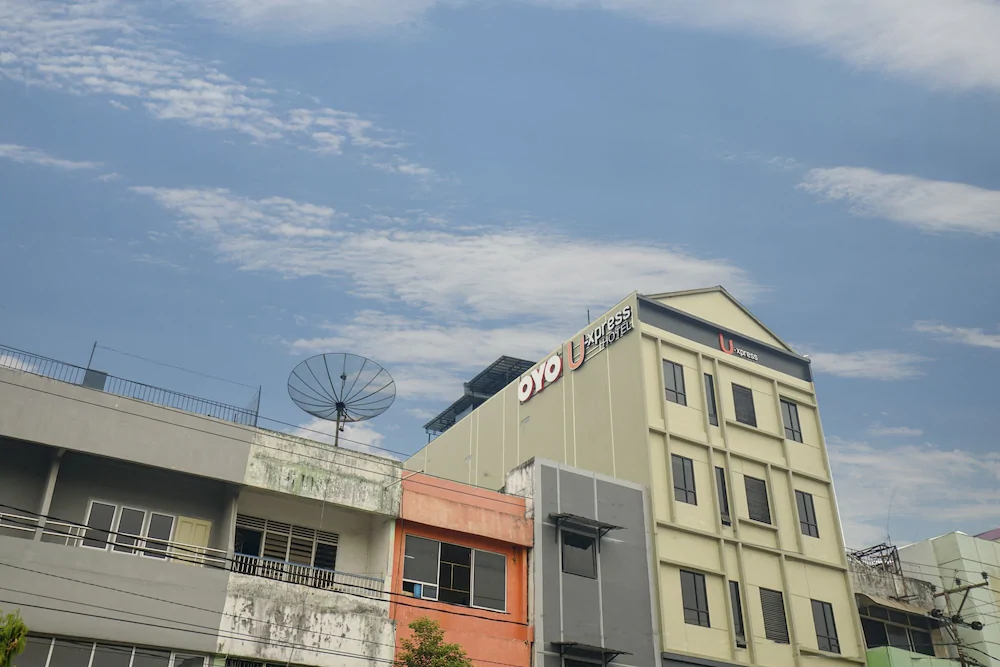 U Xpress Hotel by OYO Rooms