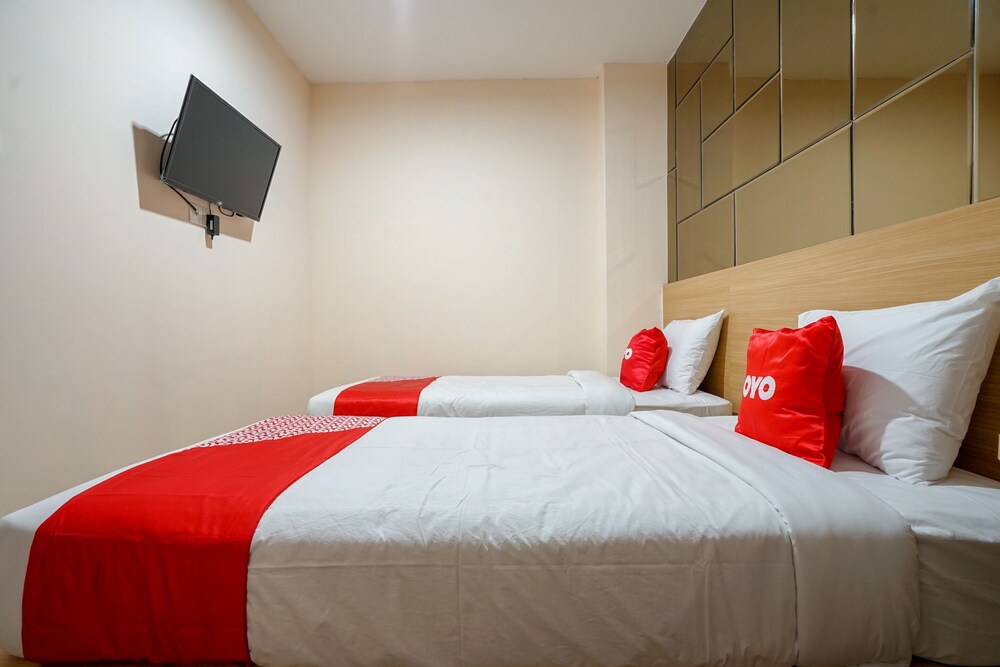 U Xpress Hotel by OYO Rooms