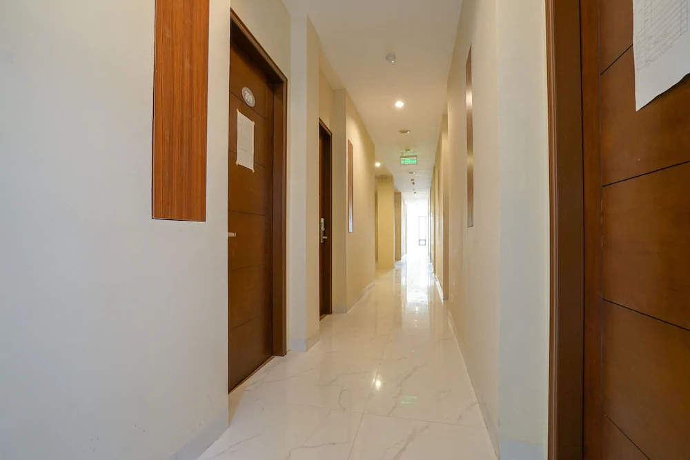 U Xpress Hotel by OYO Rooms