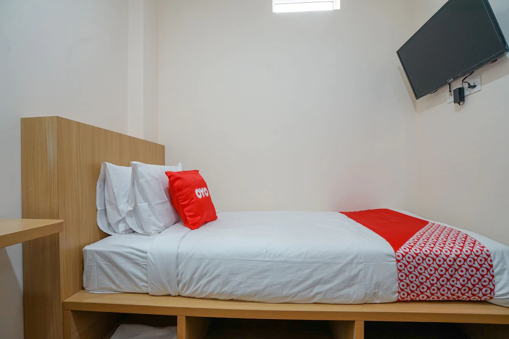 U Xpress Hotel by OYO Rooms