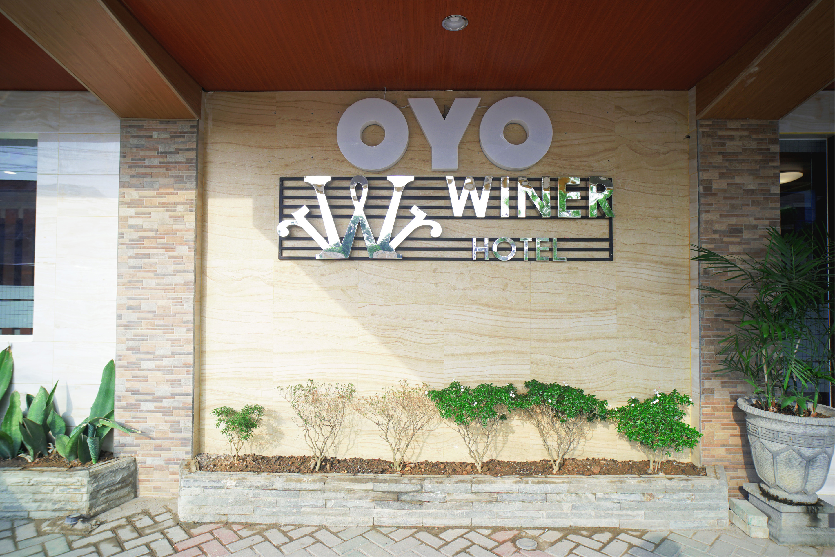 Winer Hotel by OYO Rooms