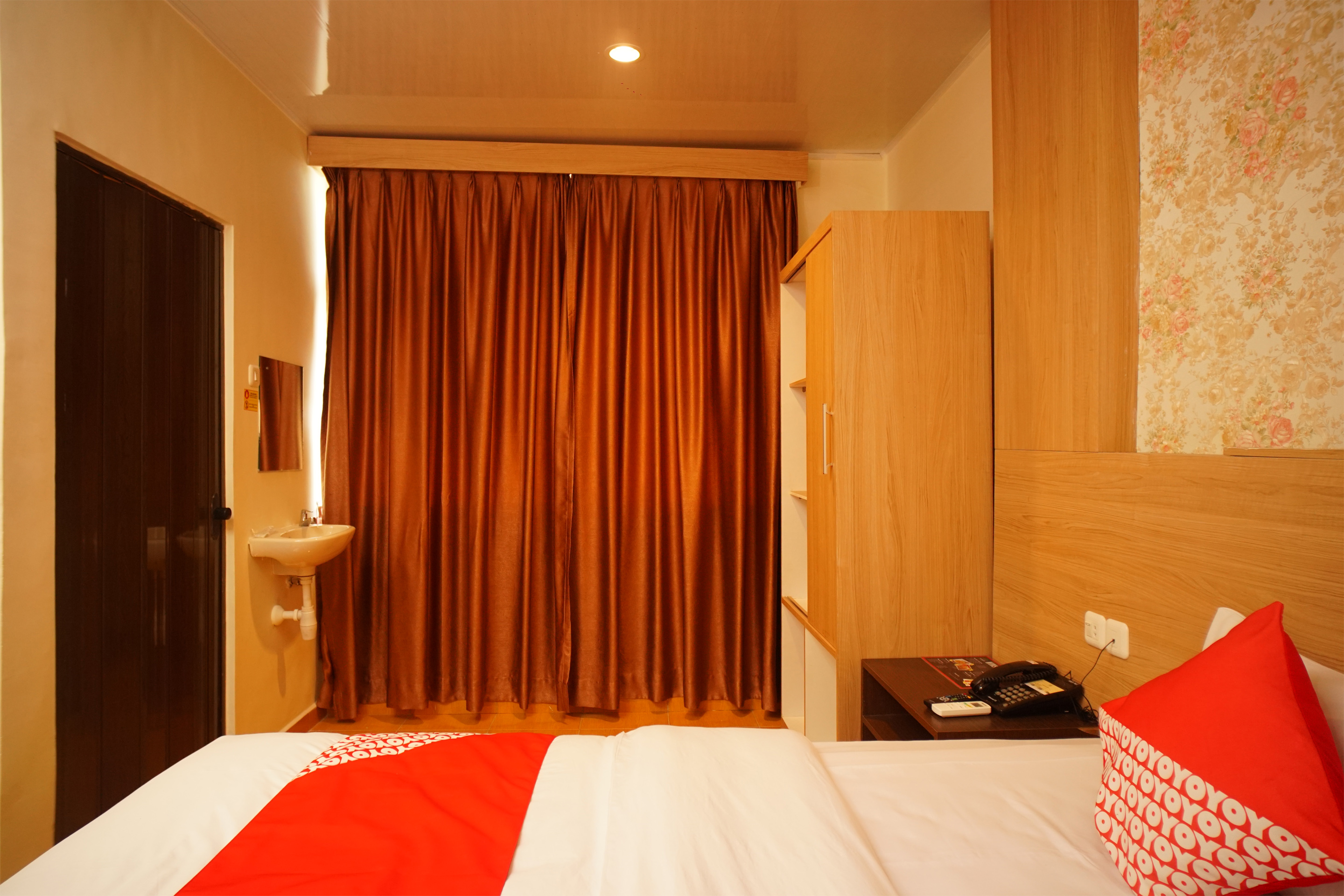 Winer Hotel by OYO Rooms