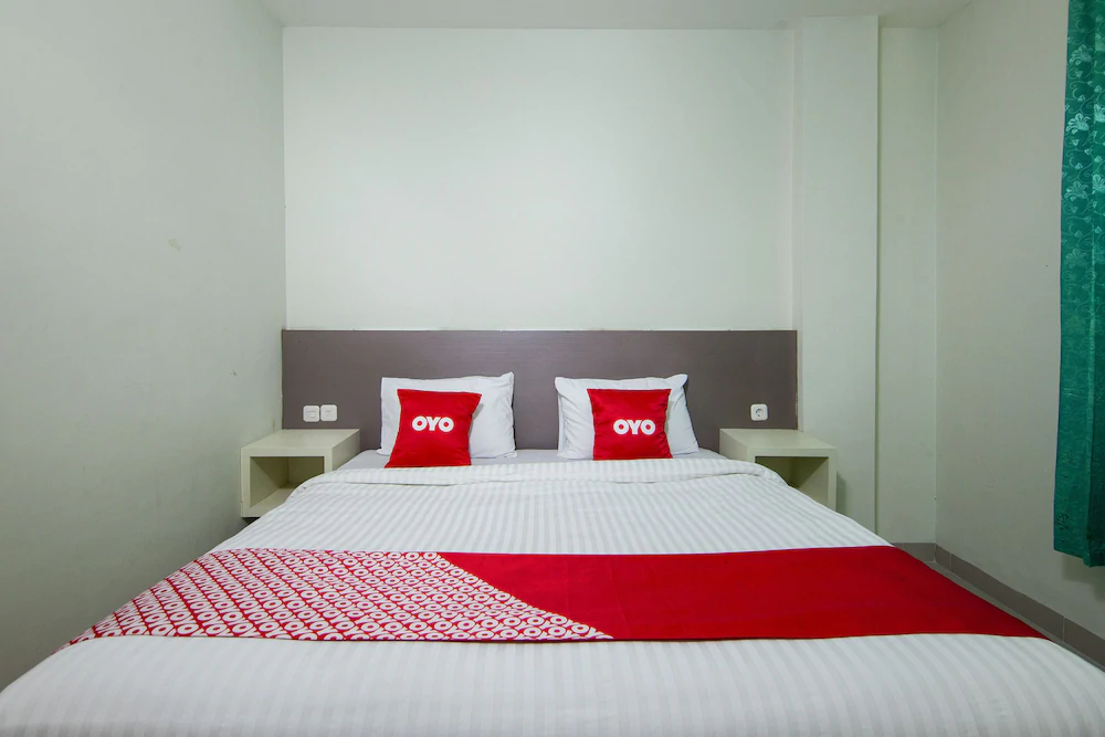Wisata Hotel by OYO Rooms