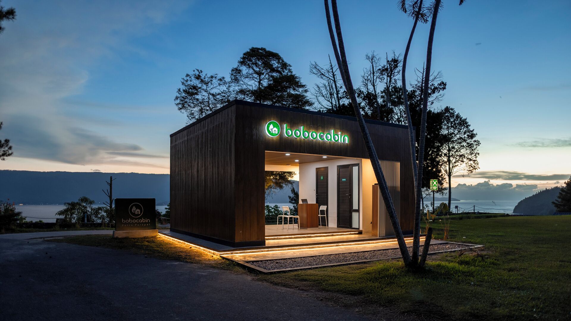 Bobocabin Patra Parapat Toba