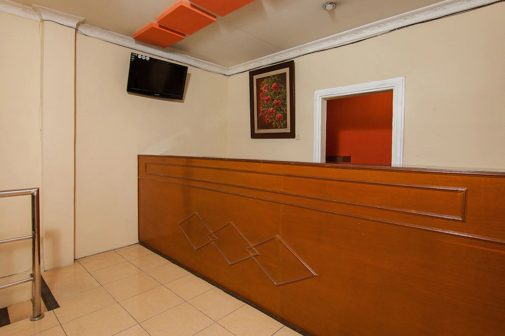 Hotel 211 by OYO Rooms
