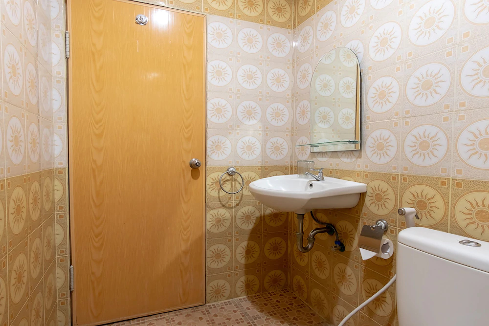 Hotel 211 by OYO Rooms