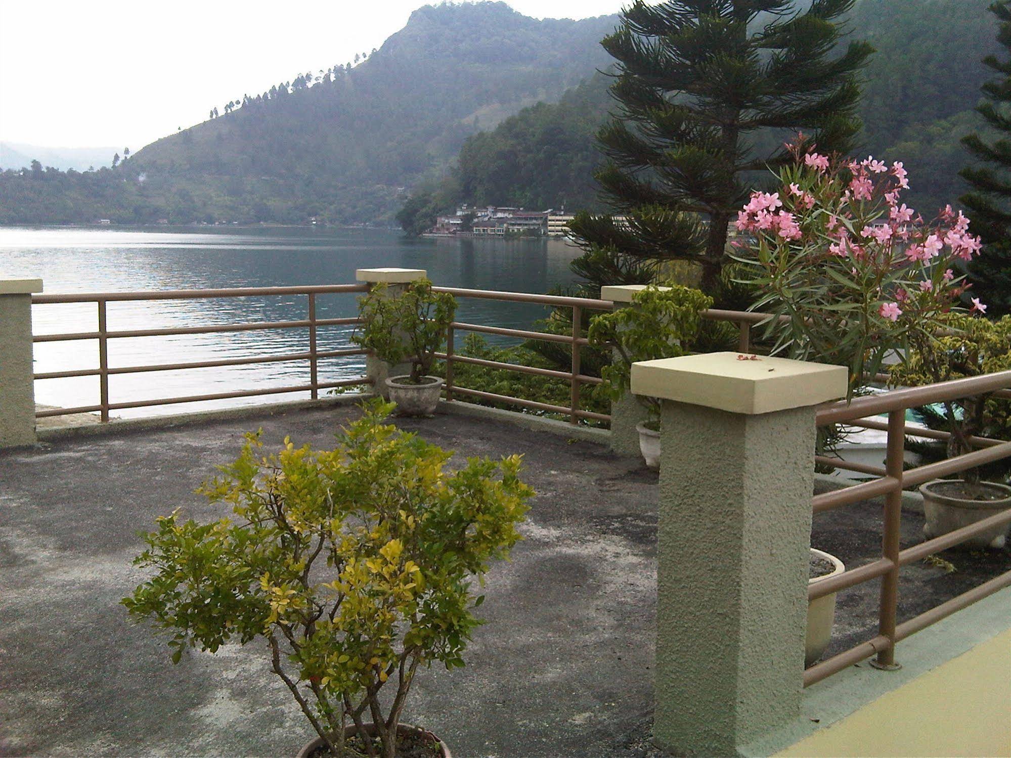Hotel Pandu Lakeside Parapat