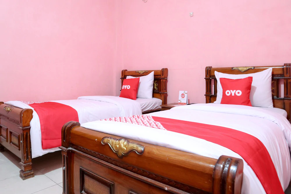 Hotel Almadinah Syariah by OYO Rooms
