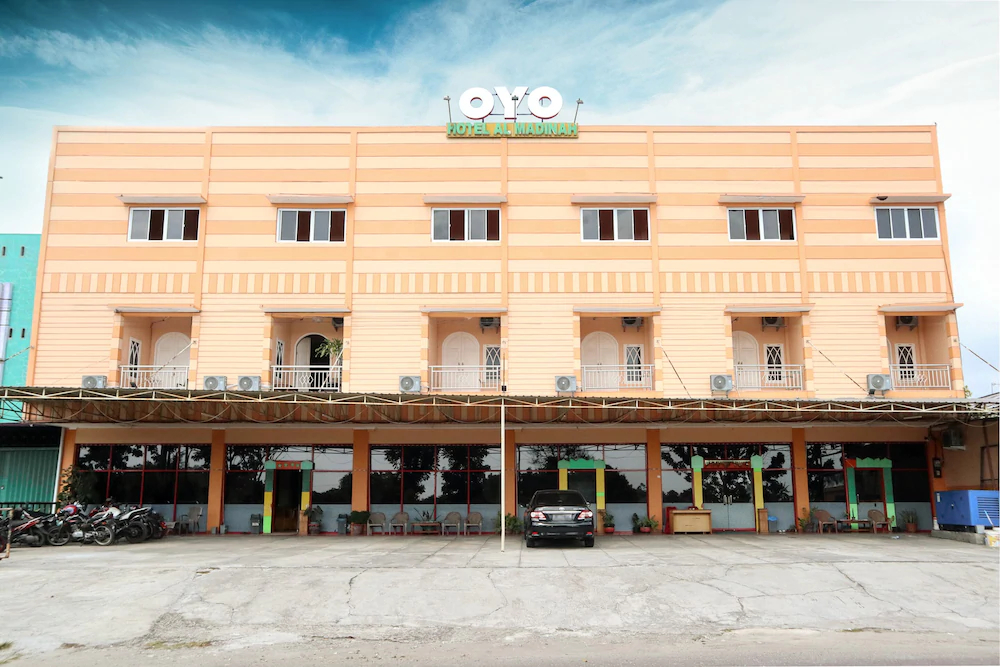 Hotel Almadinah Syariah by OYO Rooms