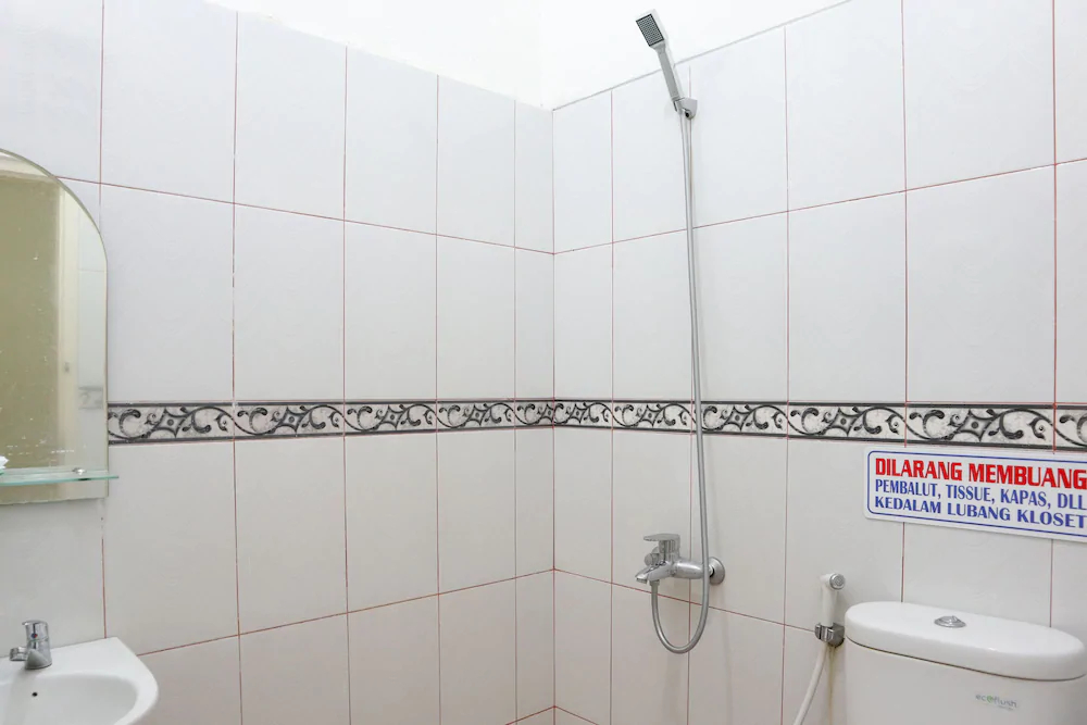 Hotel Almadinah Syariah by OYO Rooms