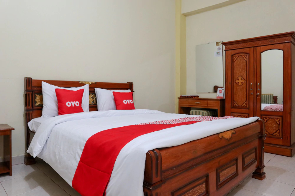 Hotel Almadinah Syariah by OYO Rooms