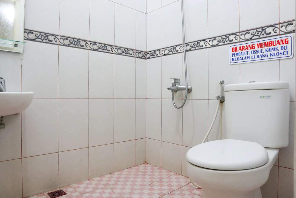 Hotel Almadinah Syariah by OYO Rooms