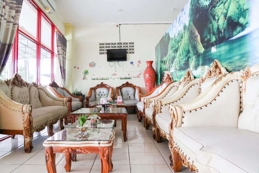 Hotel Almadinah Syariah by OYO Rooms