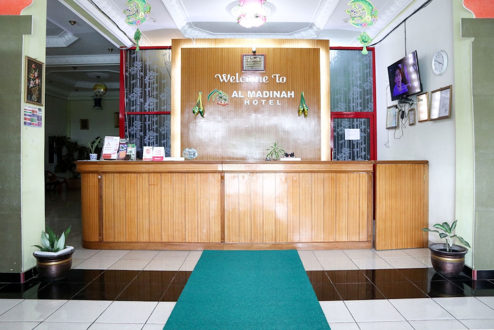 Hotel Almadinah Syariah by OYO Rooms