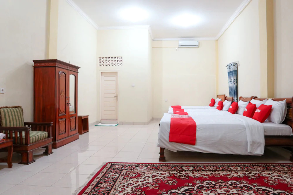 Hotel Almadinah Syariah by OYO Rooms