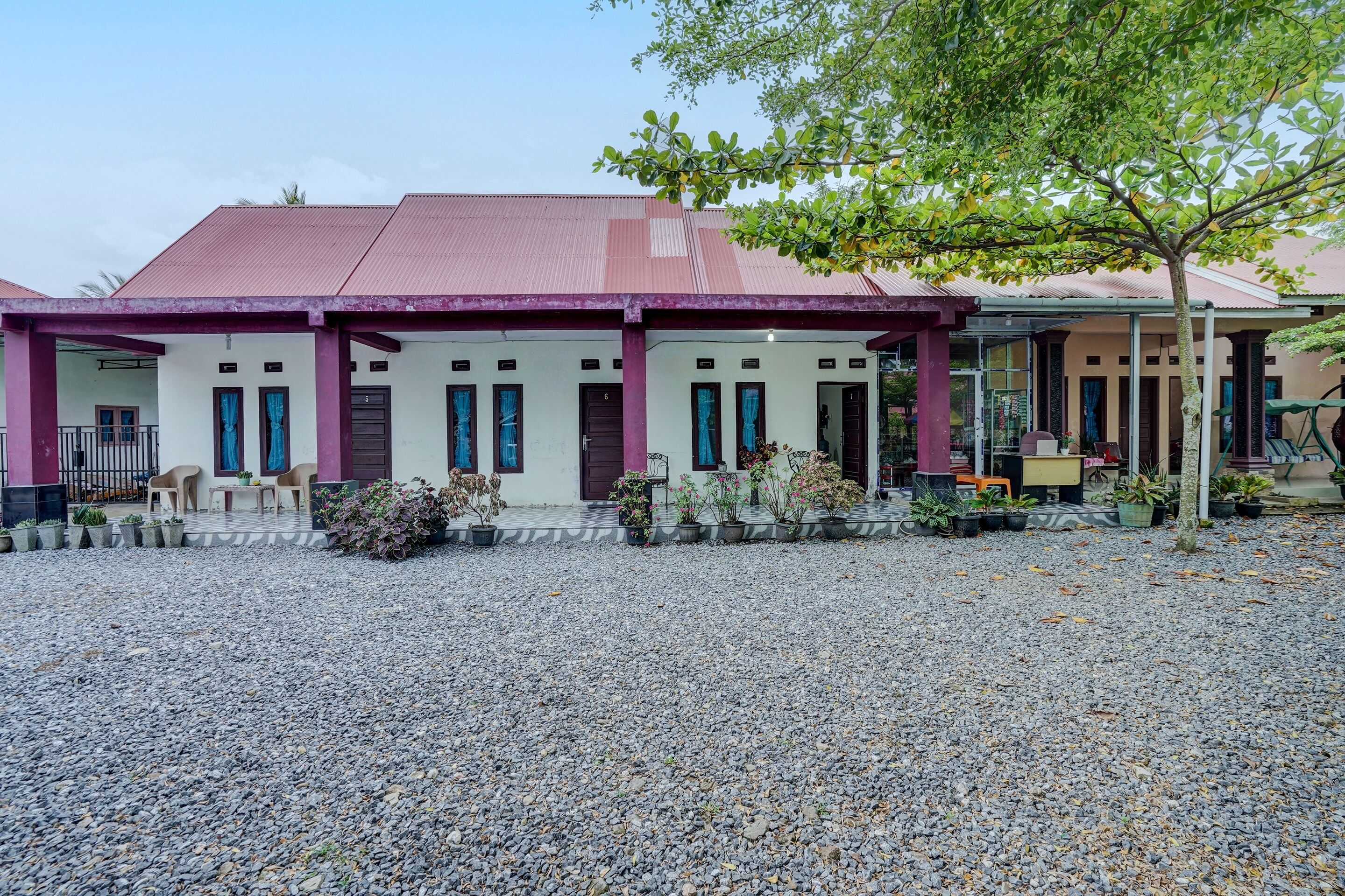 Efniati Homestay Syariah by OYO