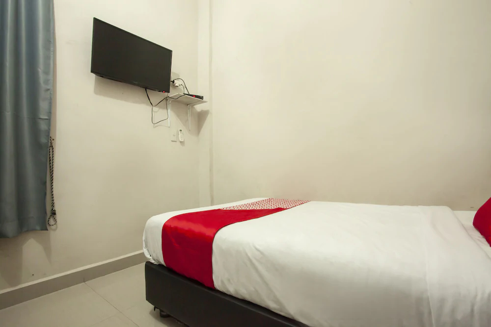 Hotel Apple by OYO Rooms