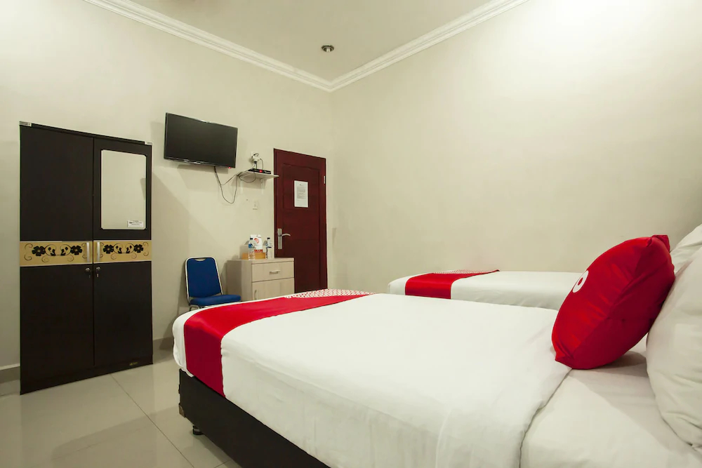 Hotel Apple by OYO Rooms