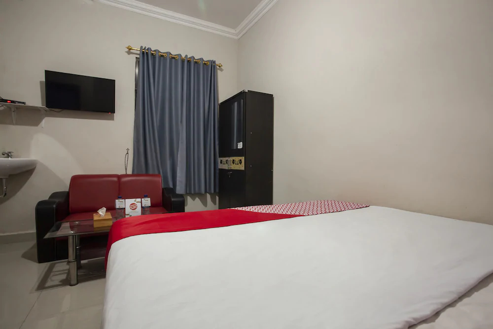 Hotel Apple by OYO Rooms