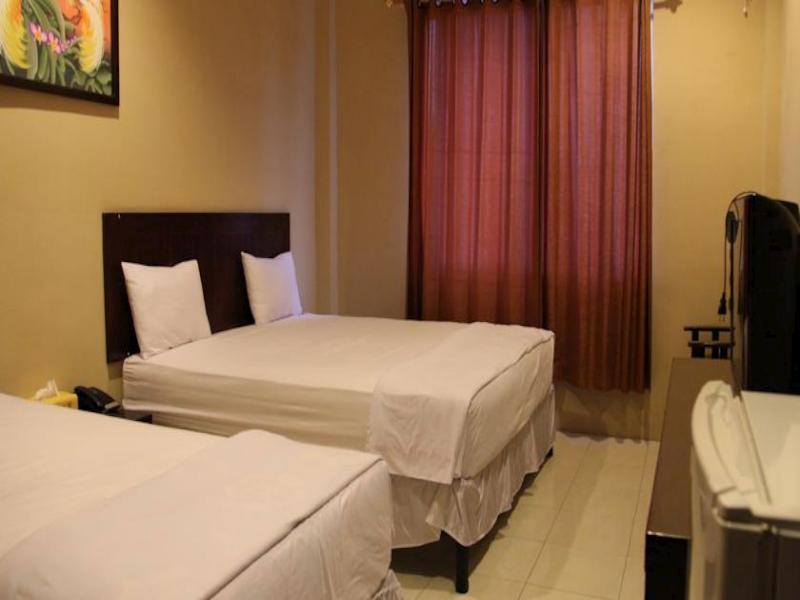 Hotel Sing A Song